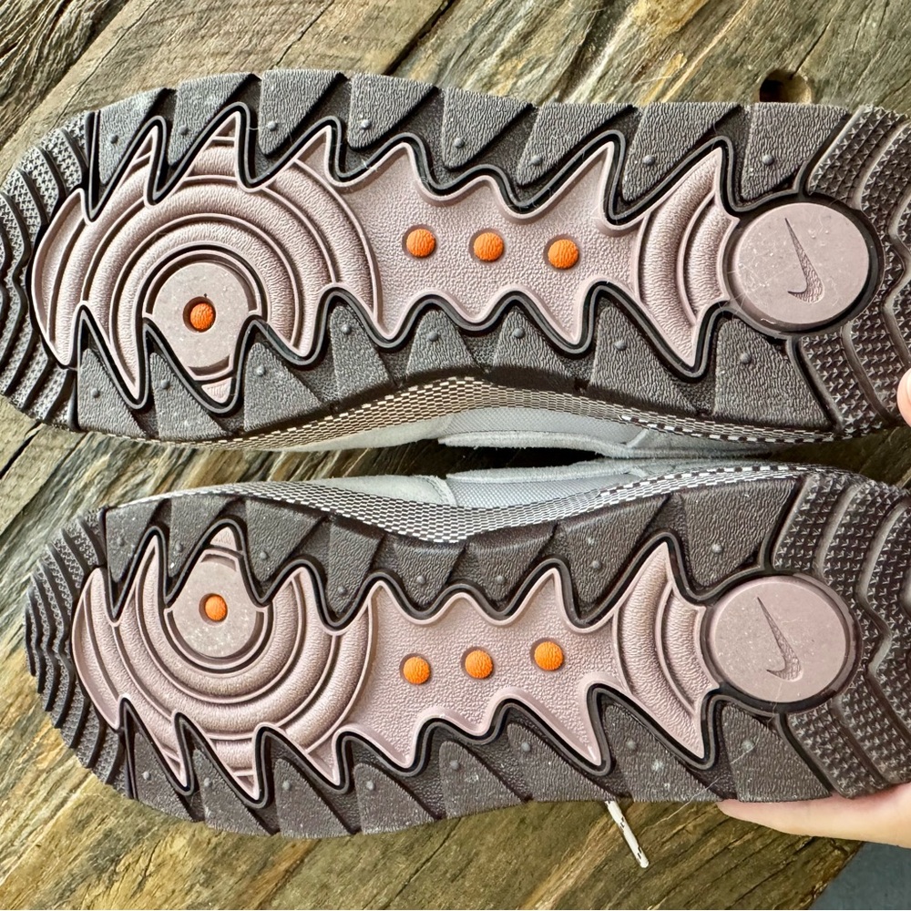 Nike Women’s Air Force 1 Sneakers - 8.5 - Picture 5 of 5